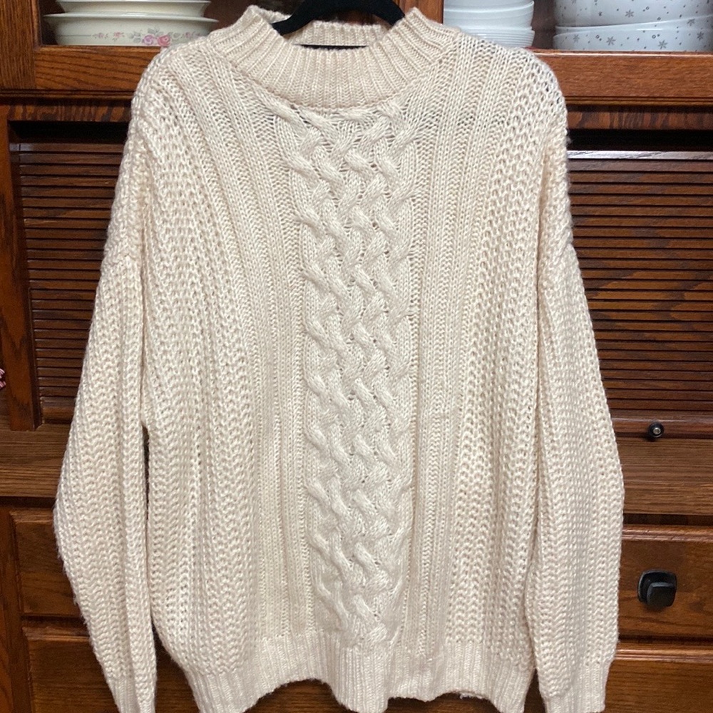 Cream/off white loose turtleneck sweater, size XL, forever 21